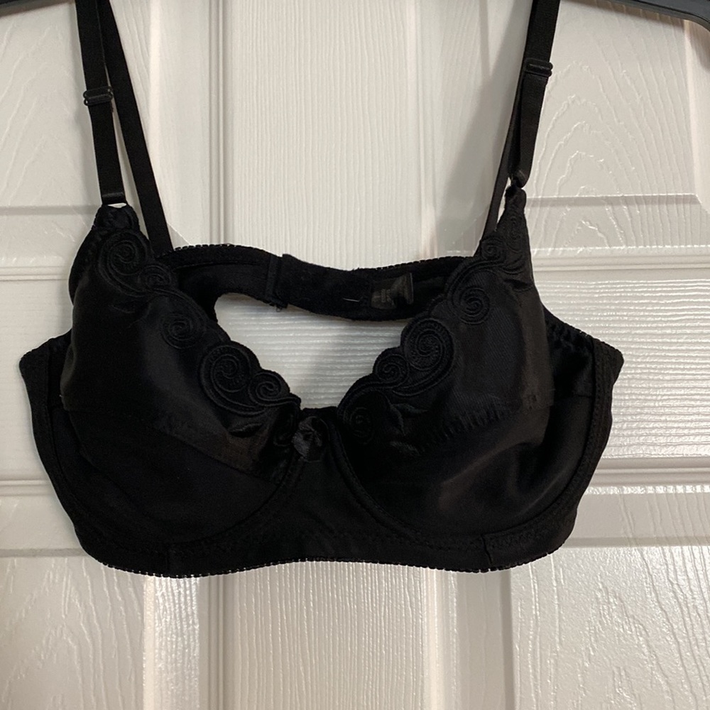 Inteco Intimates
Women's Underwire Bra